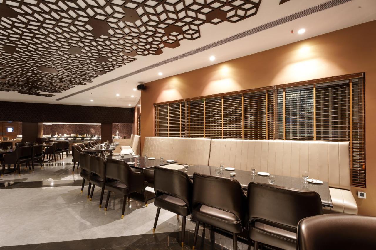 Pharos Hotels Chennai Exterior foto