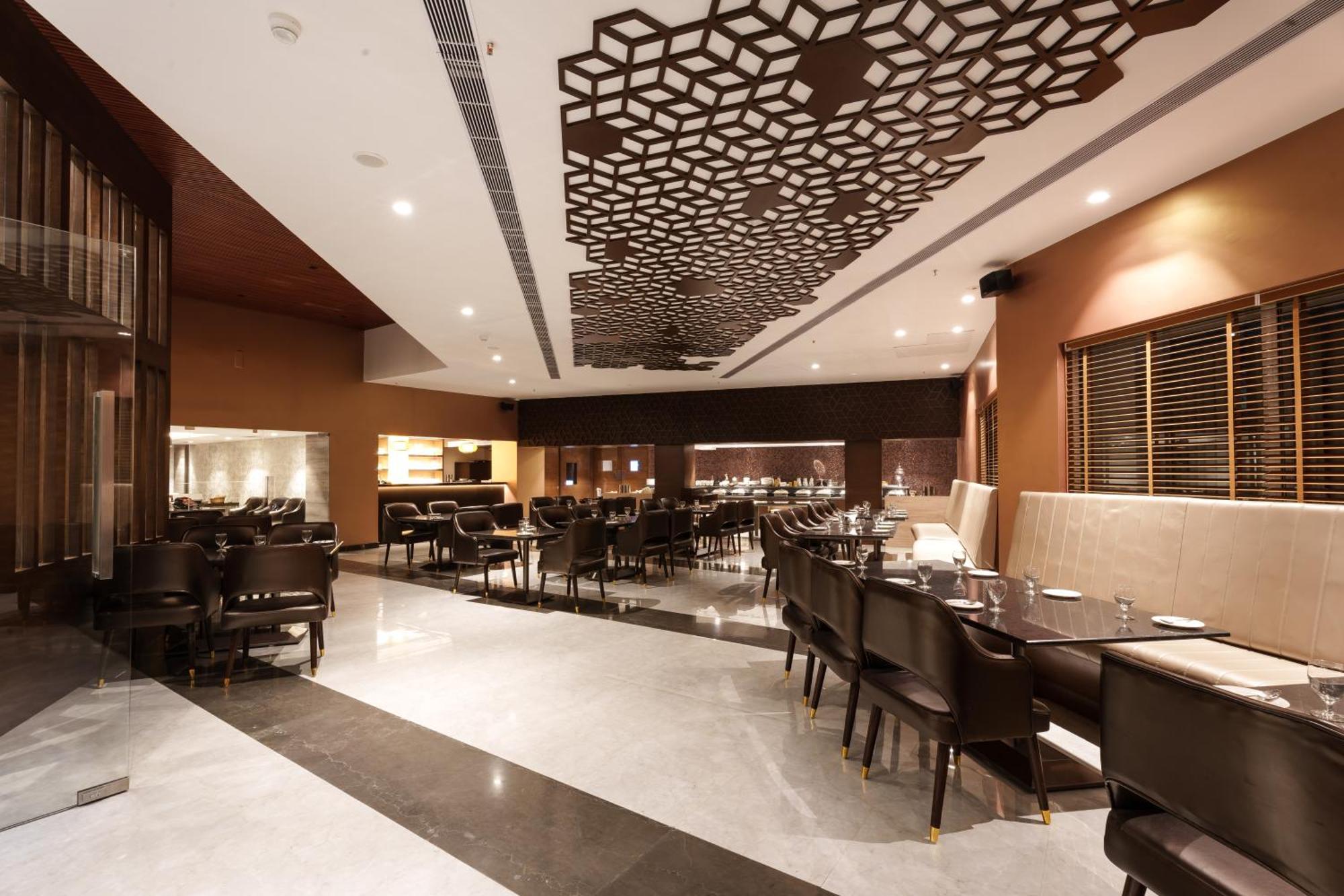 Pharos Hotels Chennai Exterior foto